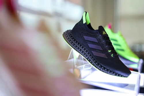 adidas 4D 開啟人類跑鞋新起點，革新運動服飾未來